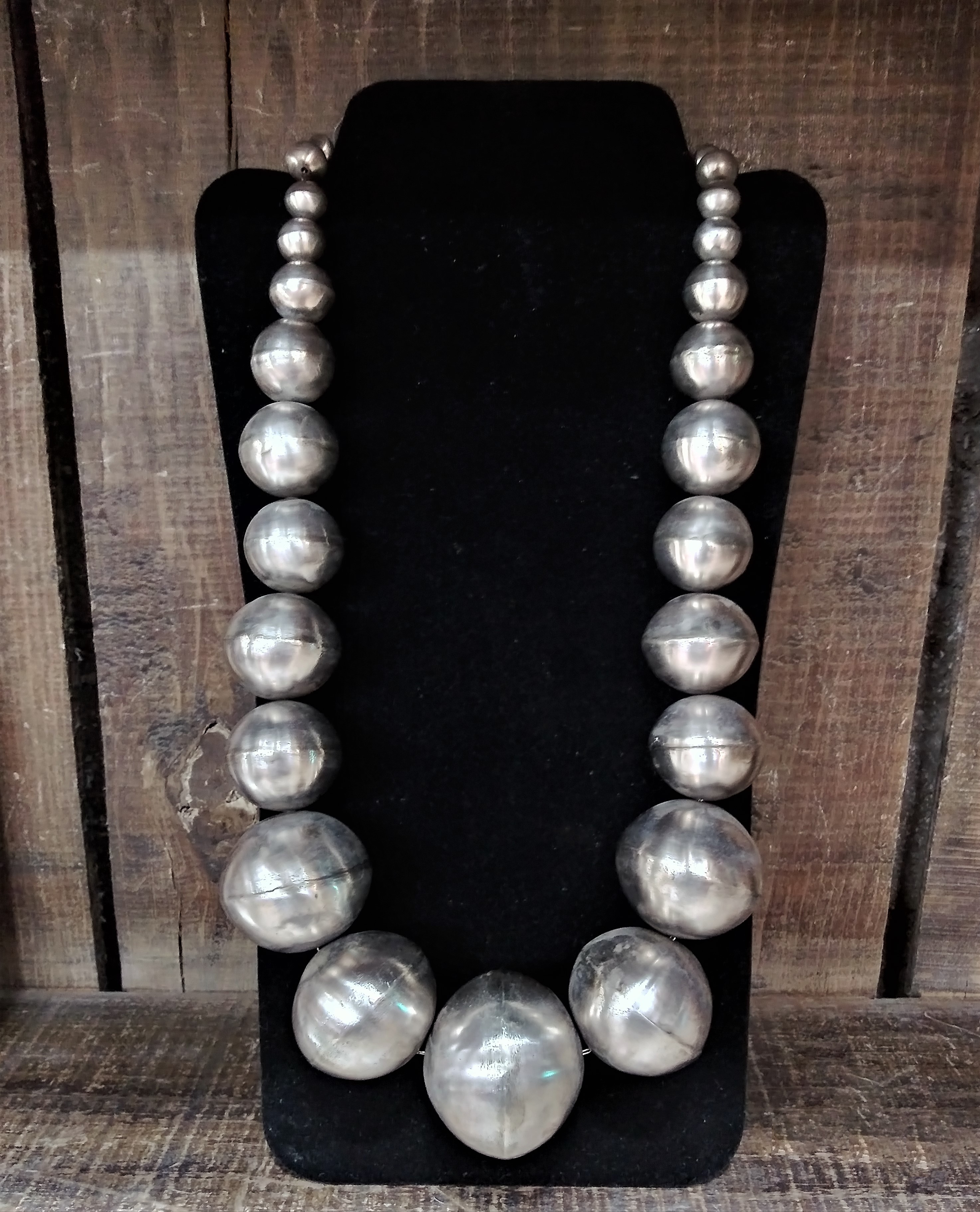 NP2- Large Navajo Pearls