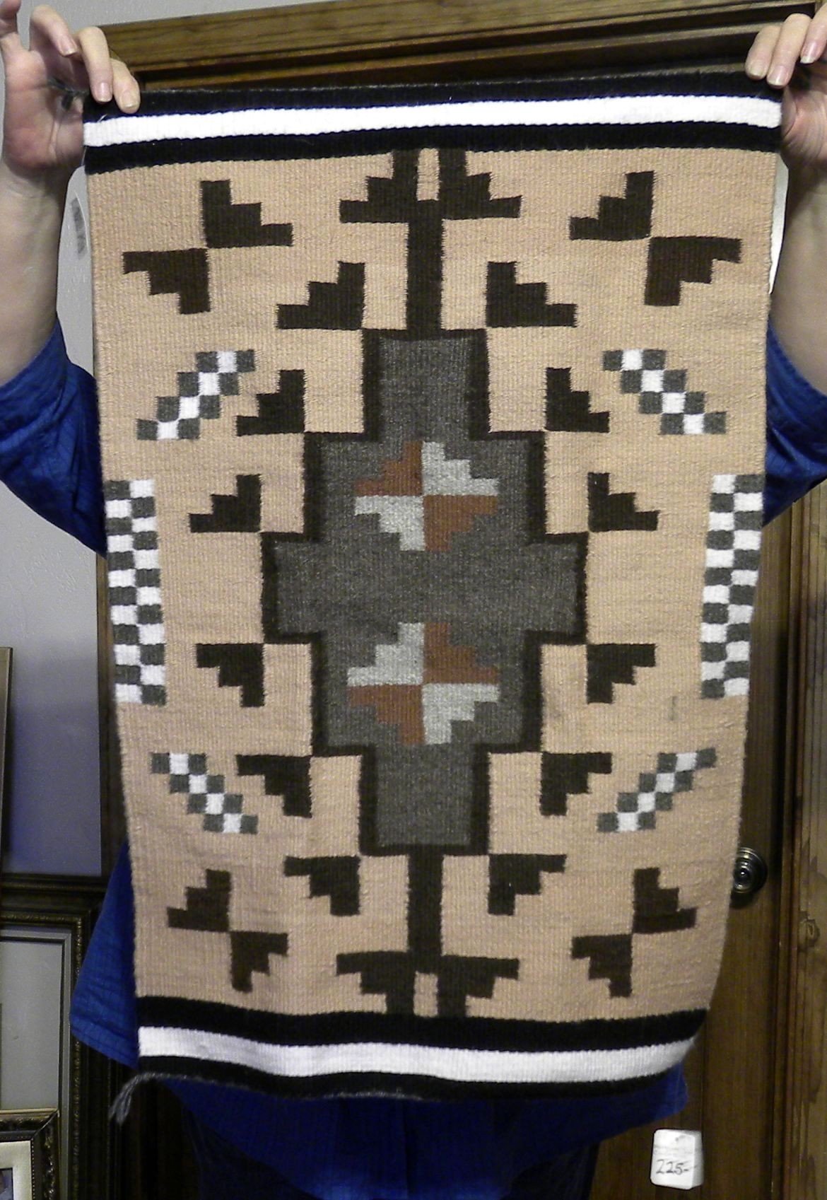 DER132 - Navajo Handmade Rug