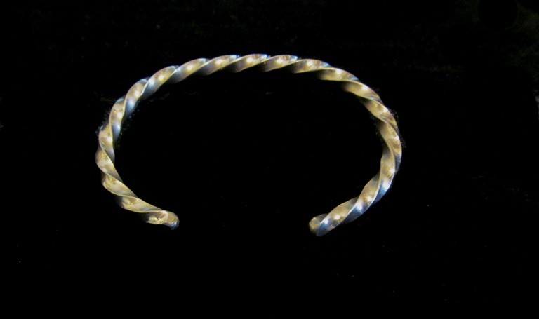 AB1 Silver Twist Wire Ashley Bracelet 